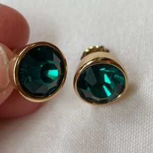 Emerald color earrings